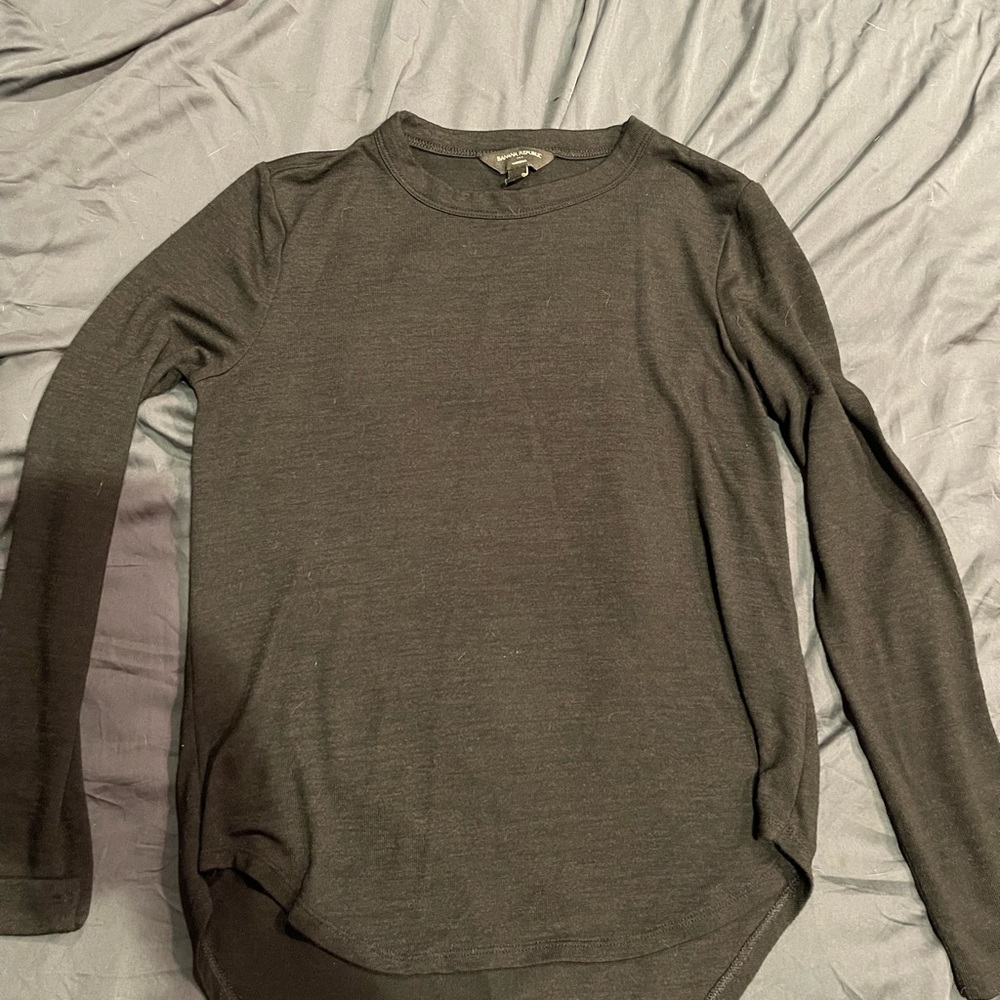 Banana republic long sleeve sweater. Size m
